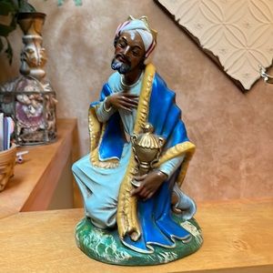 Vintage Nativity Kneeling Wise Man Hand Painted Figurine Made in Italy